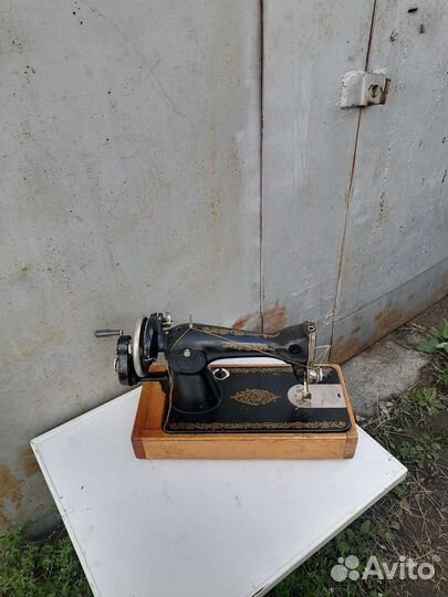 Швейная машинка подольская ручная