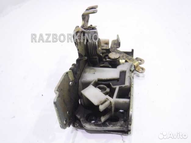 Замок двери передней левой