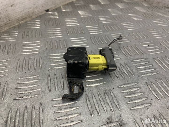 Датчик airbag передний правый Pontiac Vibe 1 1zzfe