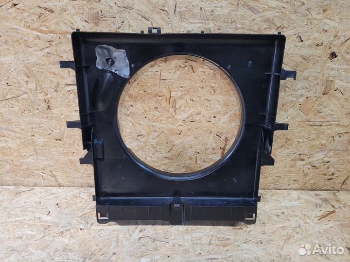 Диффузор вентилятора Mercedes-Benz Sprinter W906