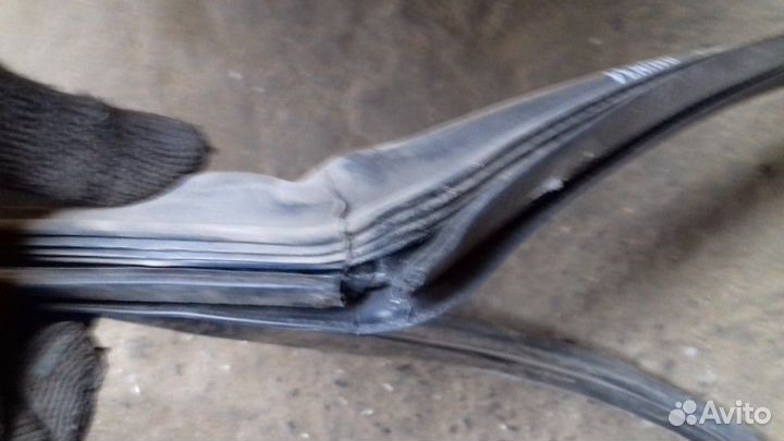 Уплотнитель дверного проема задний правый Iran Kho