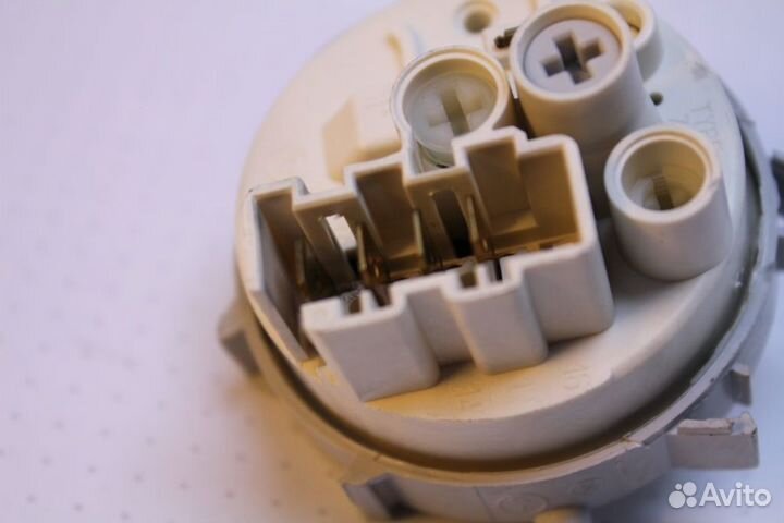 Прессостат Ariston Indesit C00074150 бу. 3327