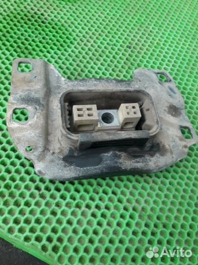 Кронштейн двигателя Ford Focus 3 pnda 2012