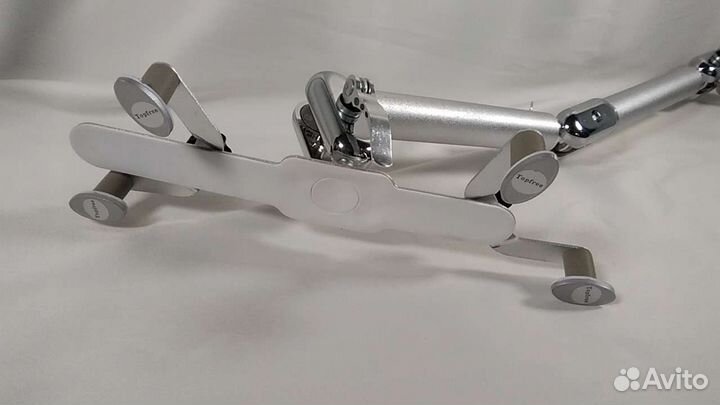 Кронштейн Topfree для планшета в машину