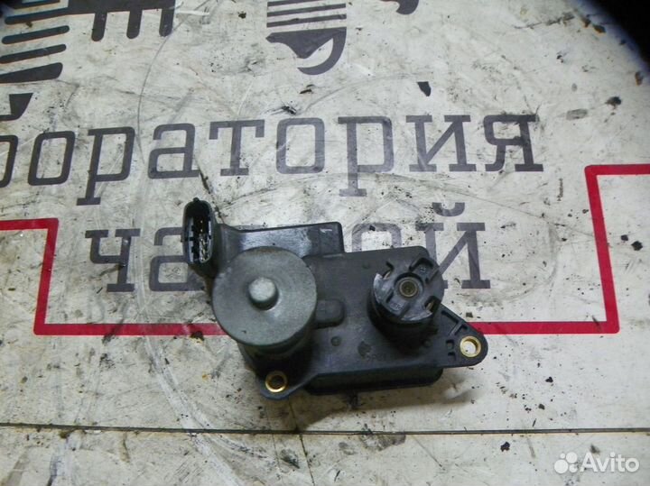 Механизм изменения длины впускного коллектора Hyun