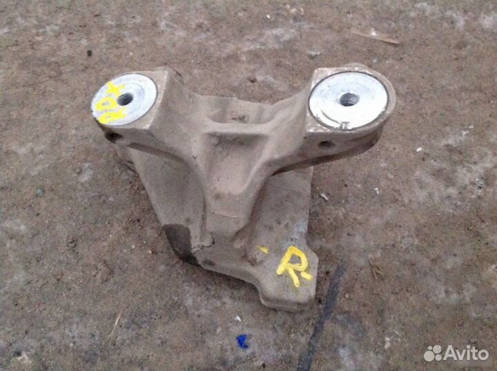 Кронштейн рулевой рейки правый Acura Rdx 2006-2012