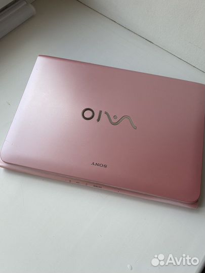 Нетбук sony vaio SVE111A11V