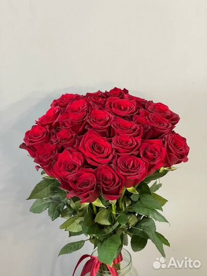 25 красных роз 60см