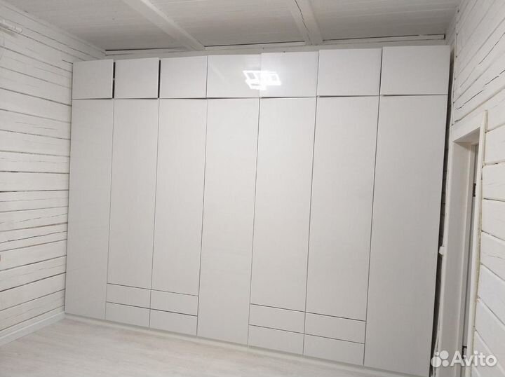 Шкаф распашной