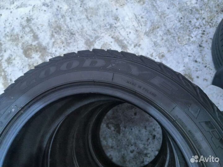 Goodyear UltraGrip Extreme 205/55 R16