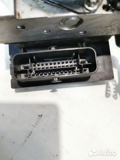 Блок abs Renault Duster LE adventure (05.2014