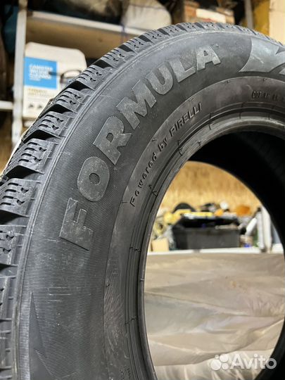 Pirelli Formula Ice 215/65 R16 98T