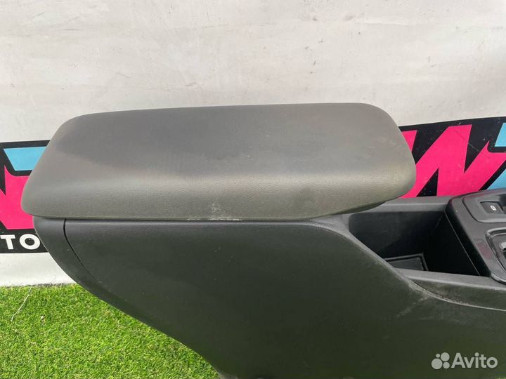 Консоль салона Buick Encore GX 2023