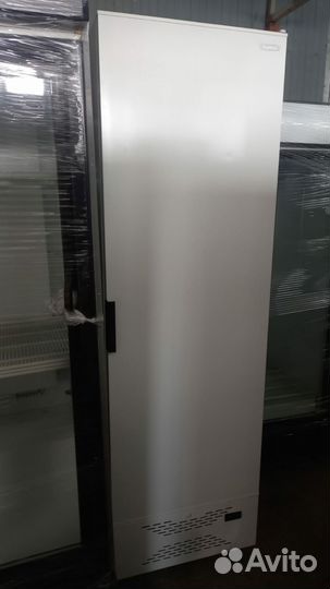 Холодильный шкаф глухой