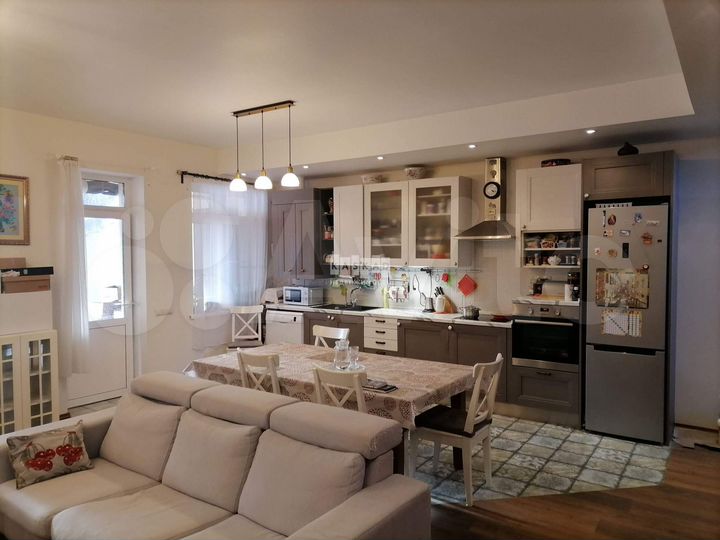 Таунхаус 165 м² на участке 4 сот.