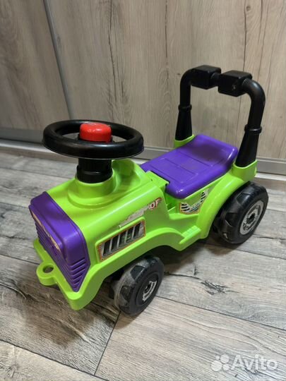 Машинка толокар