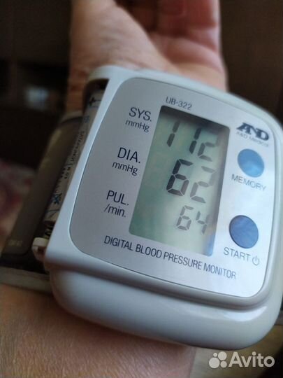 Тонометр на запястье and ub-322, япония