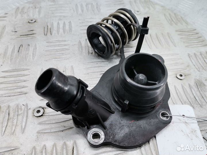 Корпус термостата BMW 5 F07/F10/F11 2011