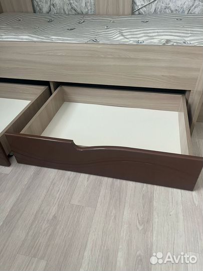 Продам двухъярусную кровать