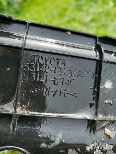 Кожух замка капота Toyota corolla