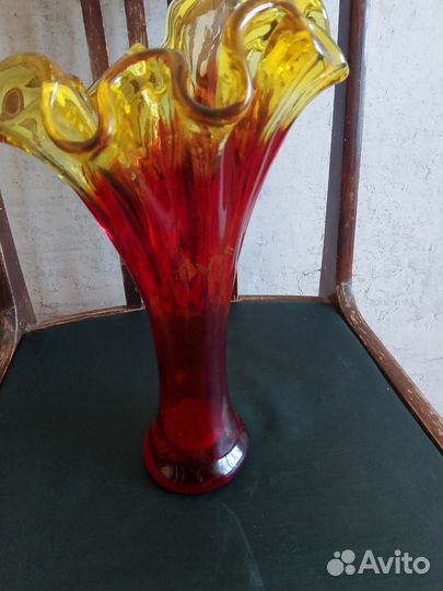 Ваза настольная цветное стекло СССР