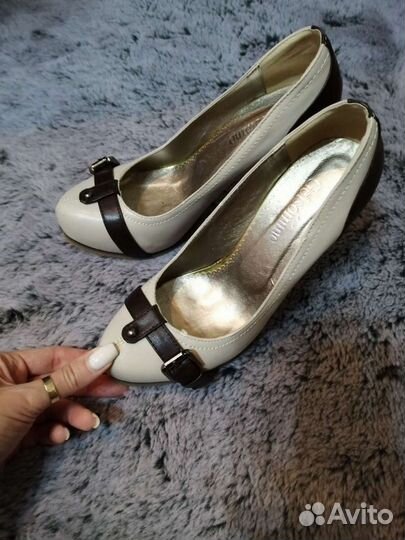 Кожаные женские туфли 38