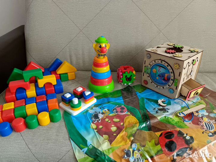 Бизикуб+развивающие игрушки