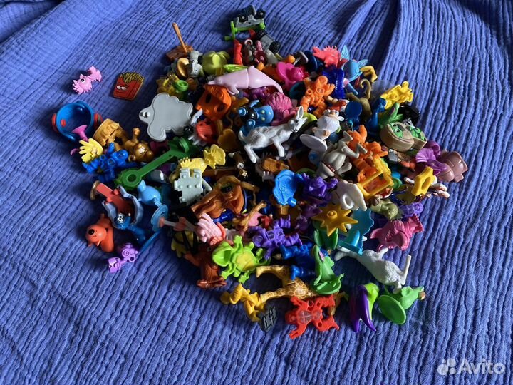 Игрушки из киндера пакетом