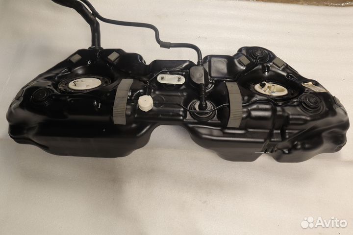 Топливный бак Mercedes W204