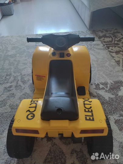 Детский квадроцикл на аккумуляторе