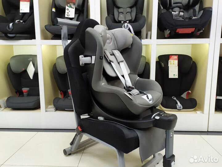 Автокресло Cybex Sirona M2 i-Size Manhattan Grey