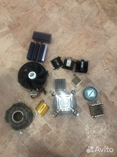 Системный блок, радиаторы и разные комплектующие