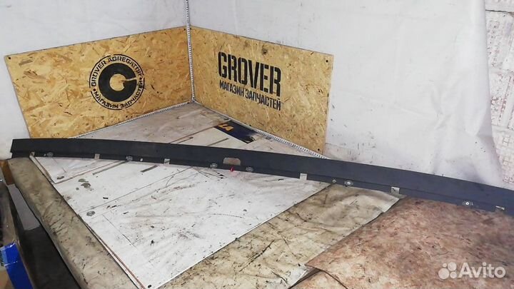 Накладка полки верхнего вещевого ящика Scania