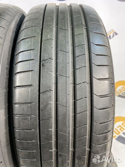 Pirelli P Zero PZ4 235/50 R19 96T
