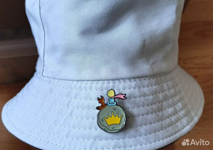 Маленький принц и лис. Планета утро.Значок пин