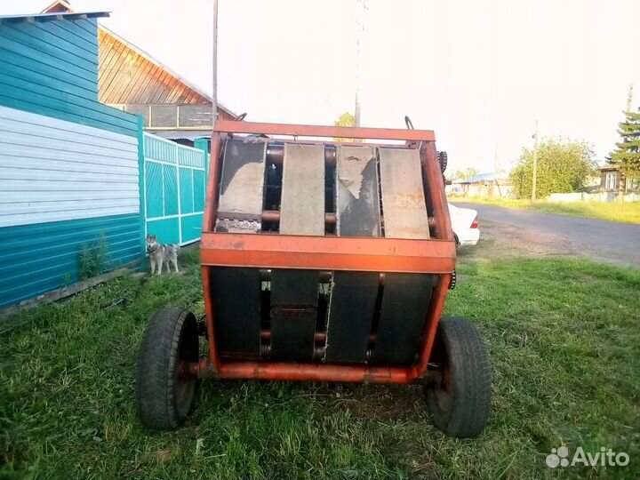 Пресс-подборщик Рязанский комбайновый завод ПР-200, 1993