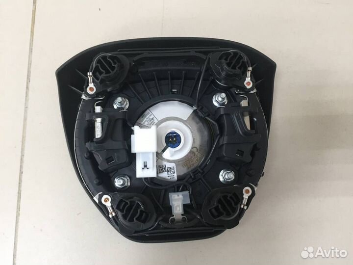 Подушка безопасности в рулевое колесо Renault Dust