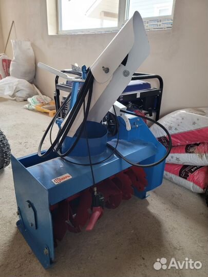 Снегоуборочная приставка к мотоблоку