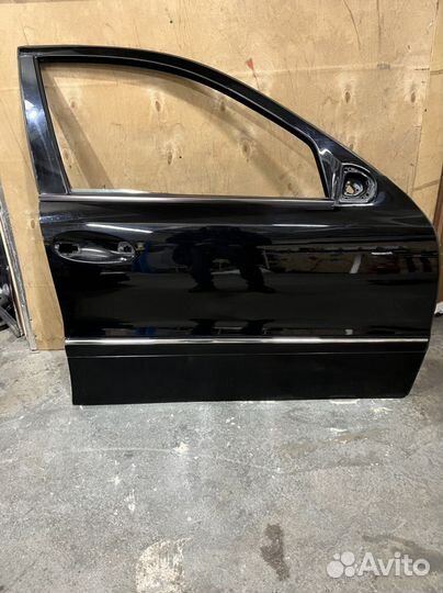 Дверь передняя поавач Мерседес w211 рест цвет 040U