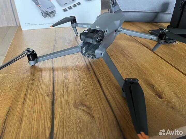 Квадрокоптер DJI Mavic 3 fly more combo