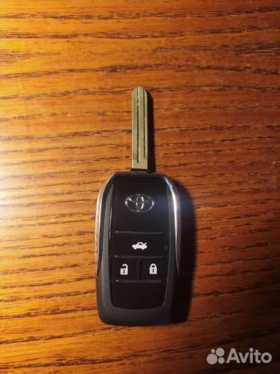 Выкидной ключ Тойота