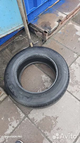 Nexen Roadian 571 235/65 R17 104T