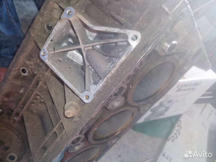 Блок цилиндров mercedes 272 r272 010 35 05