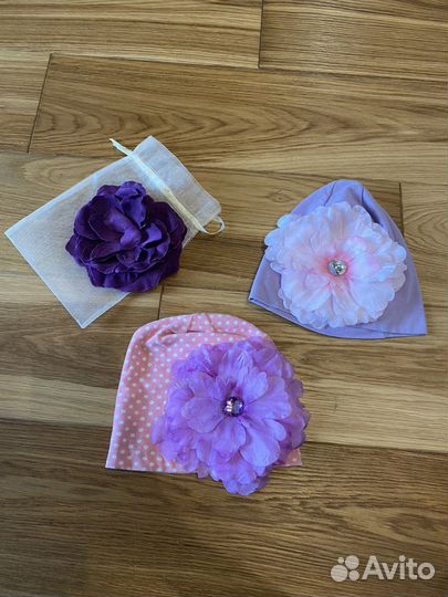 Шапка для девочки с цветком