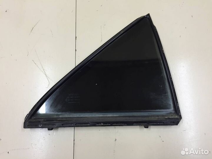 Стекло двери задней правой форточка Toyota Camry V