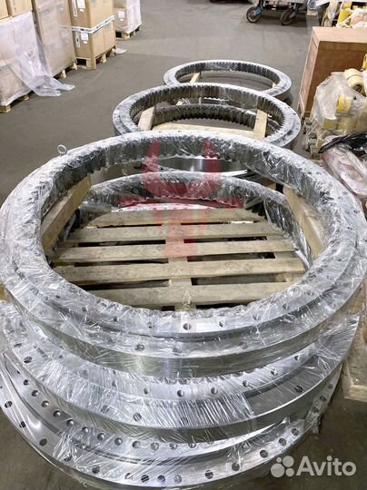 Поворотный круг Hyundai R210LC-9 81N6-00022BG