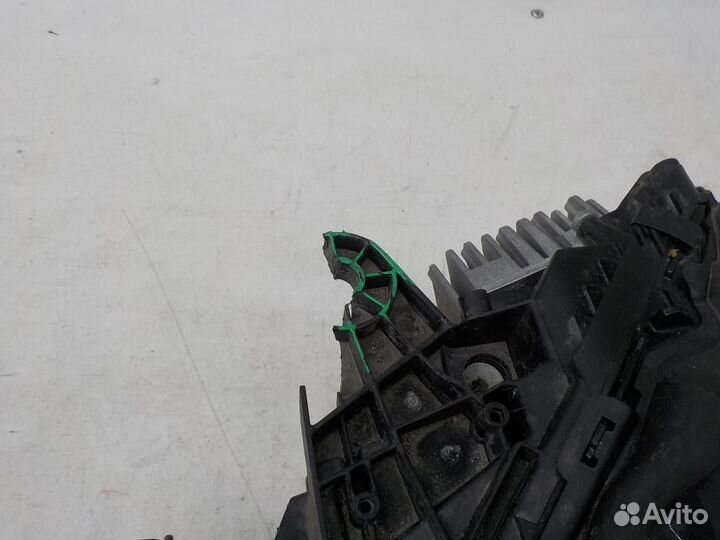 Фара левая Mercedes-Benz C-Class