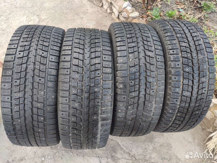 Dunlop SP Winter Ice 01 205/55 R16