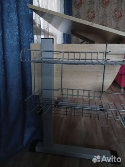 Детский письменный стол и стул