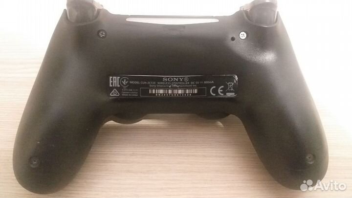 Геймпад Sony Dualshock 4